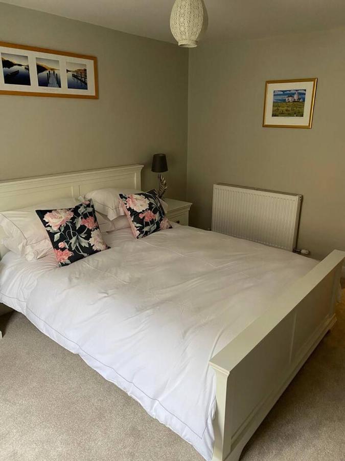 Cosy Beach House Steps From The Sea Cromer Exterior photo